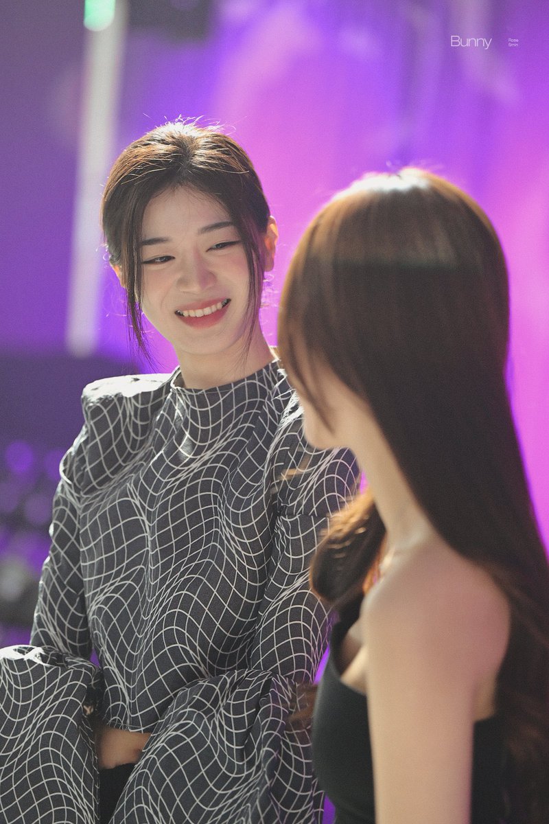 sarahabrams44's tweet photo. The way they look at eachother is so 🥺🥺
#siminrose #jasminerose #jasmine #whiterose #laccc https://t.co/mll6PZwnJe
