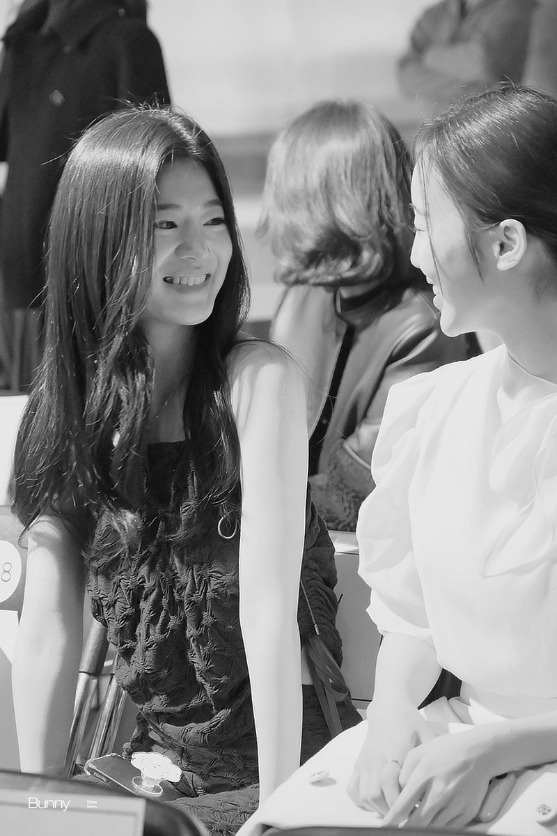 sarahabrams44's tweet photo. The way they look at eachother is so 🥺🥺
#siminrose #jasminerose #jasmine #whiterose #laccc https://t.co/mll6PZwnJe
