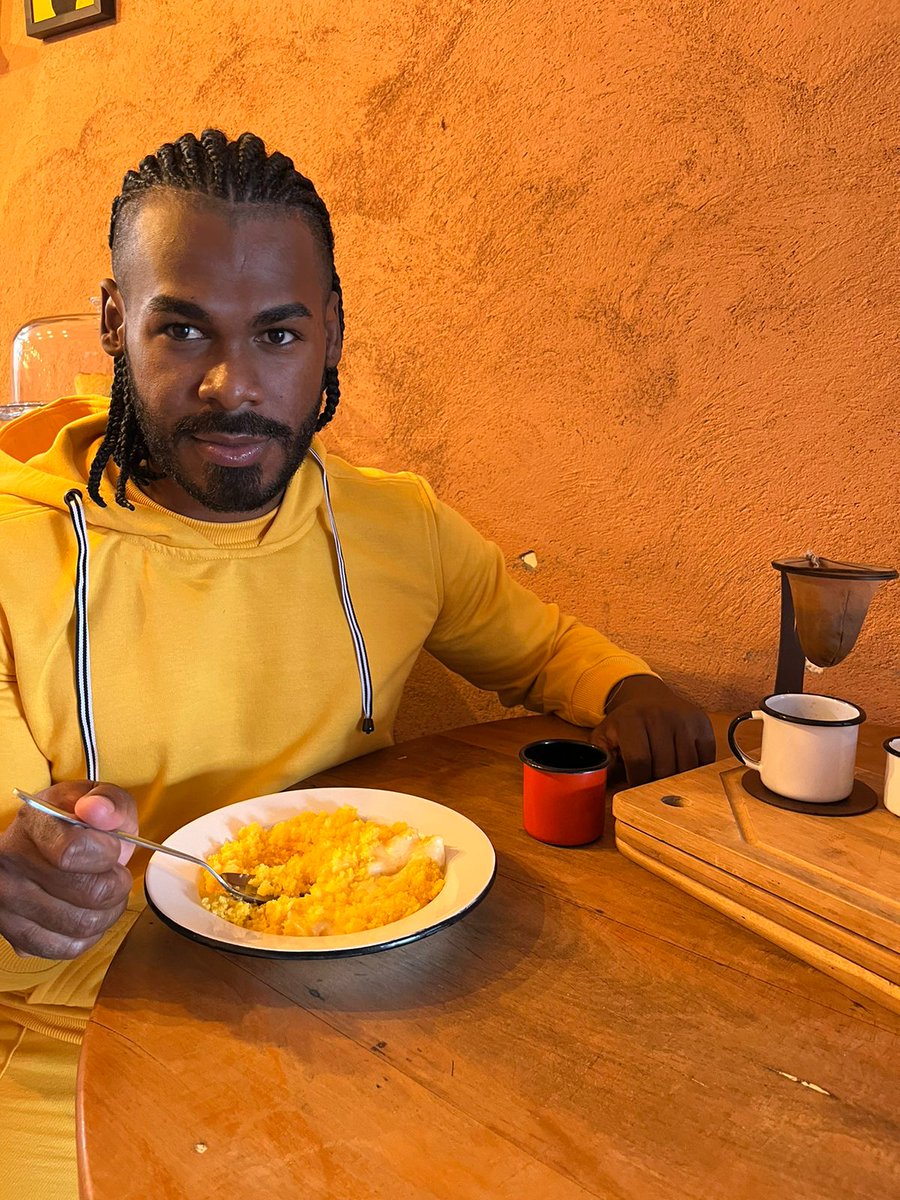 RomildoCei's tweet photo. Hoje é comemorado o dia mundial do Cuscuz
Criei esse look amarelo cuscuz pra comemorar
#DiaMundialDoCuscuz
#DiaDoCuscuz
Modelo Marcos Kayque https://t.co/MVTuKqz3EG