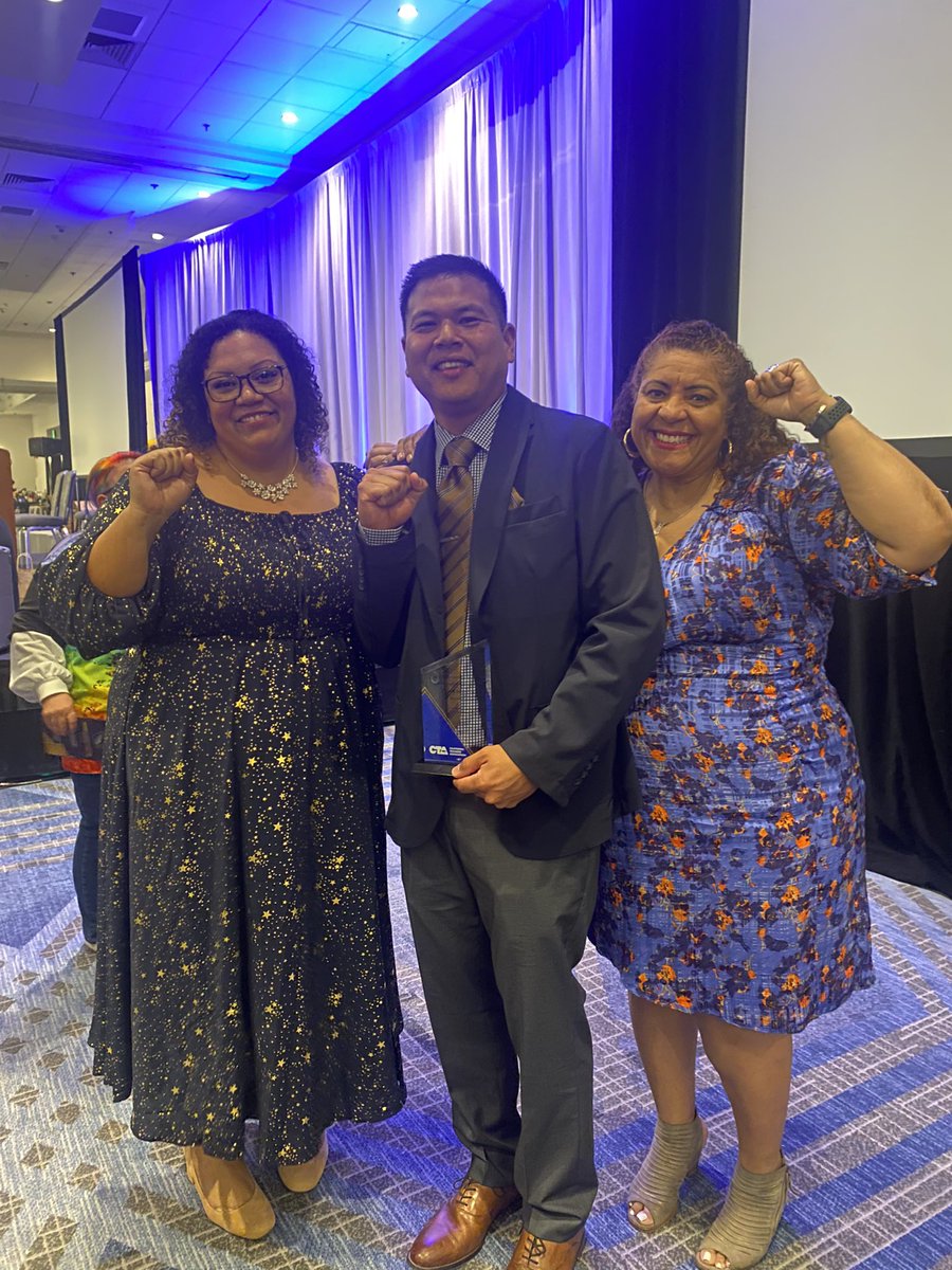 mrfrankmata's tweet photo. Thank you @WeAreCTA for the Human Rights Peace &amp; Justice Award! This experience is not one I’ll ever forget. 🙏🏽🤎✊🏽🖤 https://t.co/snYpHHHKnN