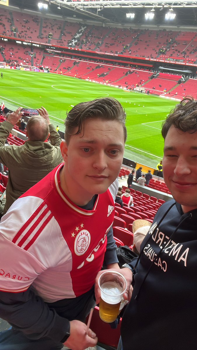 EffeDylan_'s tweet photo. Eerste keer dat Wouter meegaat! #ajaxdebuut @ajaxlife @AjaxFancare https://t.co/3HVzuhXRdU