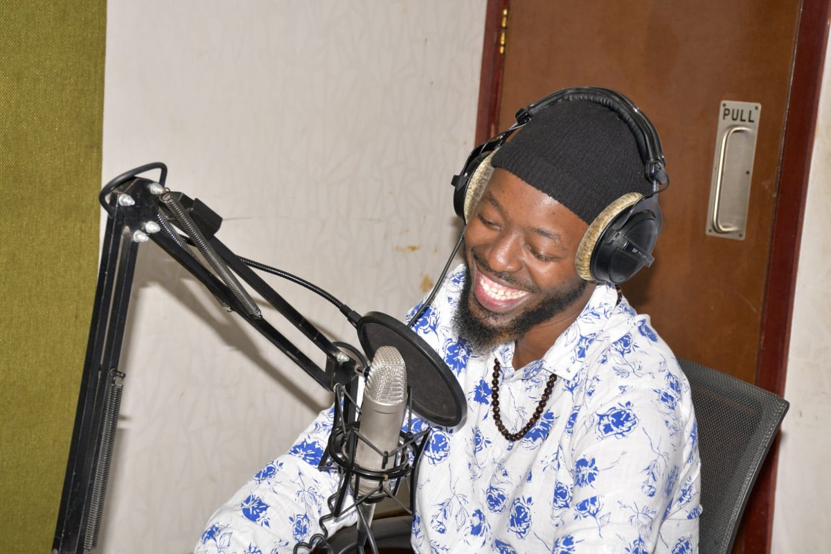 CultureCentreKE's tweet photo. The activities of the Performing Arts Week in Mombasa will continue tomorrow.
@KahuroKimani, principal creative production officer @CultureCentreKE is @SautiYaPwani to expound on the event
#performingartsweek
#TwendeTheatre
#inspiringculturalconnections https://t.co/SndCiDL343