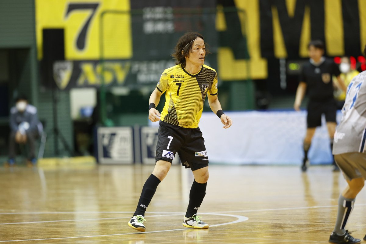 全日本選手権の準々決勝敗退により長かった現役生活が終了しました。
沢山の人達に支えられてここまでやってくることが出来ました。
最後の最後に声出し応援のあるピッチの上で現役を終えられた事に感謝しかありません。本当にありがとうございました！