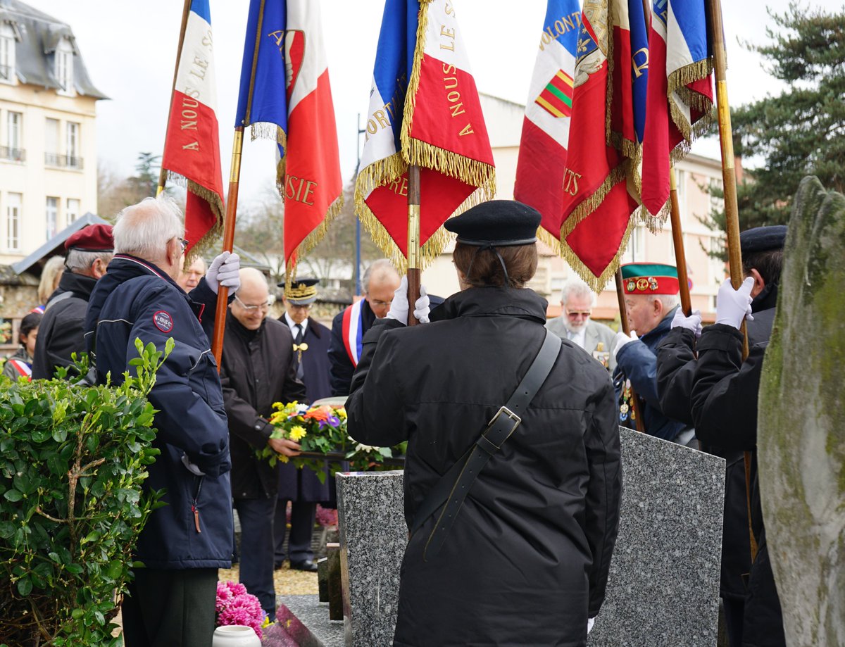Prefet77's tweet image. #NoublionsJamais | En ce #19Mars, journée du souvenir et du recueillement, le @Prefet77, aux côtés des élus, a honoré la mémoire des victimes civiles et militaires de la guerre d'Algérie et des combats au Maroc et en Tunisie, lors d'une cérémonie à #DammarieLesLys.