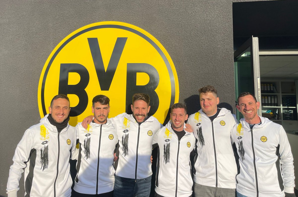 כחלק מתוכנית שיתוף הפעולה בין מכבי נתניה למועדון הפאר הגרמני דורטמונד, אשר קורמת עור וגידים בימים אלו, יצא צוות האימון של קבוצת הנוער של המועדון להשתלמות של מספר ימים בדורטמונד בשבוע שעבר. 
 <a href="/BlackYellow/">Borussia Dortmund</a> <a href="/BVB/">Borussia Dortmund</a>