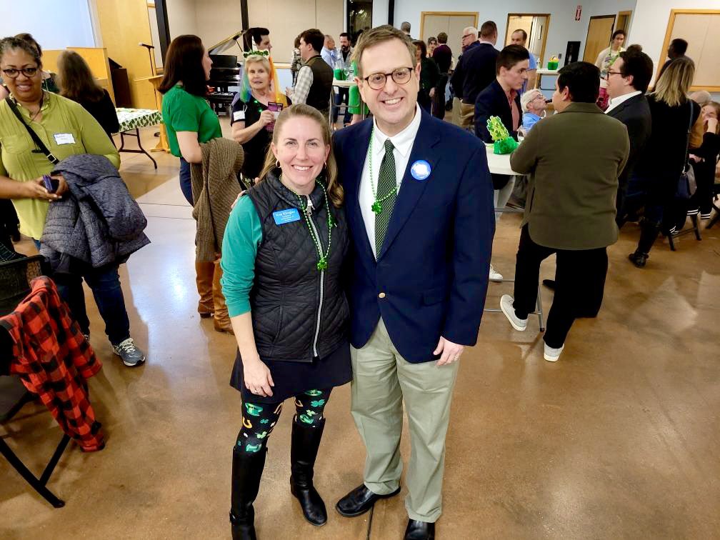 KimKlingler's tweet image. Had a great time at #StPatrickDay #party &amp;amp; #strawpoll hosted by @HopeforVirginia 💝🍀🎉

Special thanks to Patrick and Team and all those in attendance! And thank you @UUArlingtonVA for providing the space &amp;amp; @arlingtondems @ArlingtonYDs &amp;amp; all for coming out! 🍀💝🗳️