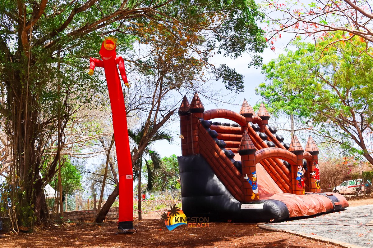 LoungeKingston's tweet photo. Happening Now! Itβs Sunday FunDay Here at Kingston. π°π π’
Bring your Kids for some quality time. Enjoy the best ambience, amazing cuisines and Happy Hour Offers.
#KingstonLife #SundayFunDay #FamilyTime #BouncingCastle #BeachVibes #Food #Ambience Mombasa Kenya https://t.co/bz79mdnBi2