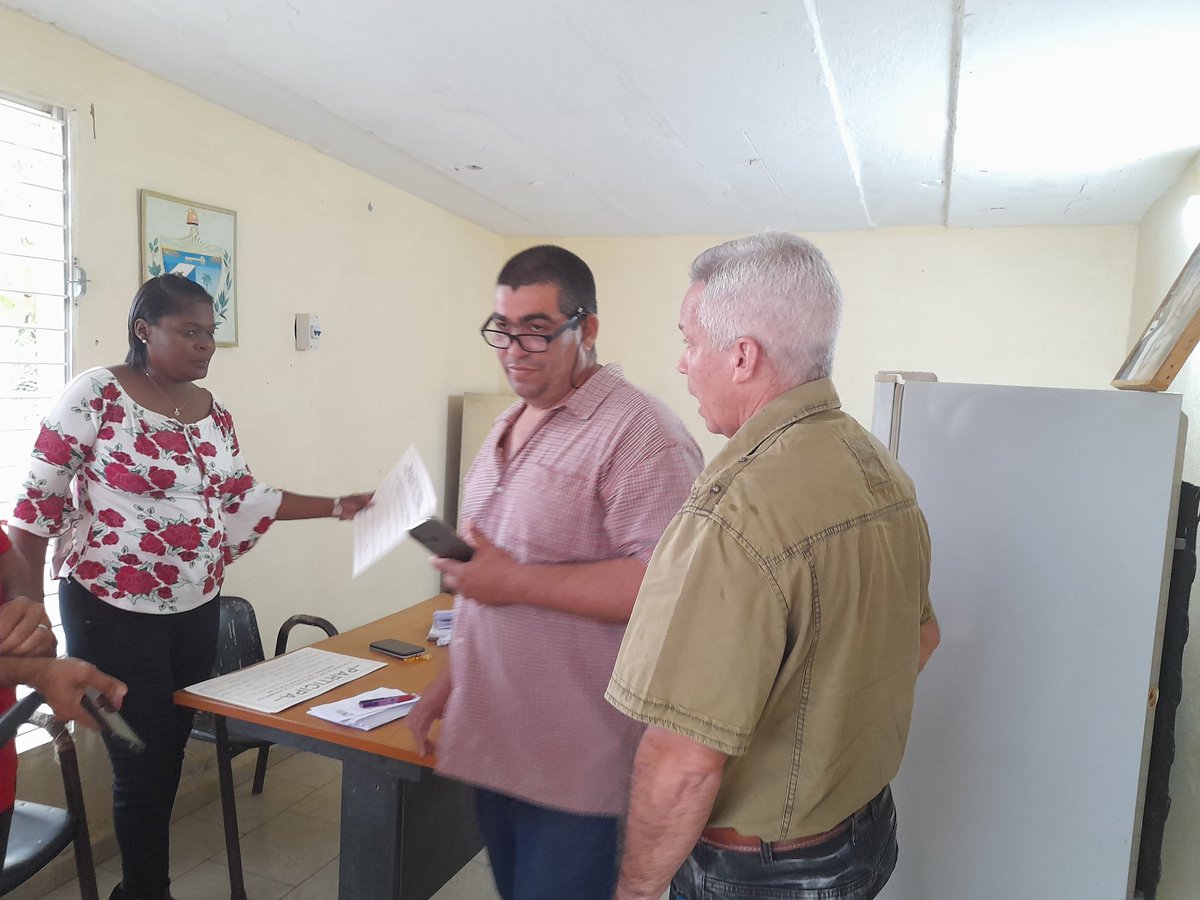 JulioCsarAmad11's tweet photo. Recorrido por Colegios de las Circunscripciones #2 y #3 del municipio #Sandino constatando en Prueba Dinámica la preparación de autoridades electorales para elecciones del 26 de Marzo. #MejorEsPosible.@YamileRamosCord , @RubenRamosPR, @GrandaMorejon https://t.co/bQR8qd4KNr