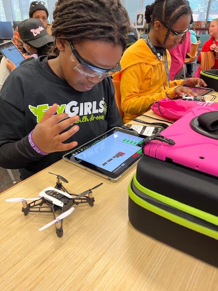 STEMcobb's tweet image. #FlyGirls gave 100 young women a chance to experience careers in aerospace. Volunteers from all over Cobb supported. Teams from multiple schools competed in the Build Fly Code Live workshop. #STEMCOBB @CobbSchools #DoingDrivesLearning