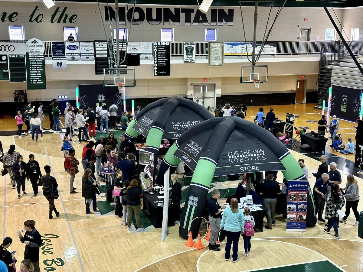 STEMcobb's tweet image. #FlyGirls gave 100 young women a chance to experience careers in aerospace. Volunteers from all over Cobb supported. Teams from multiple schools competed in the Build Fly Code Live workshop. #STEMCOBB @CobbSchools #DoingDrivesLearning