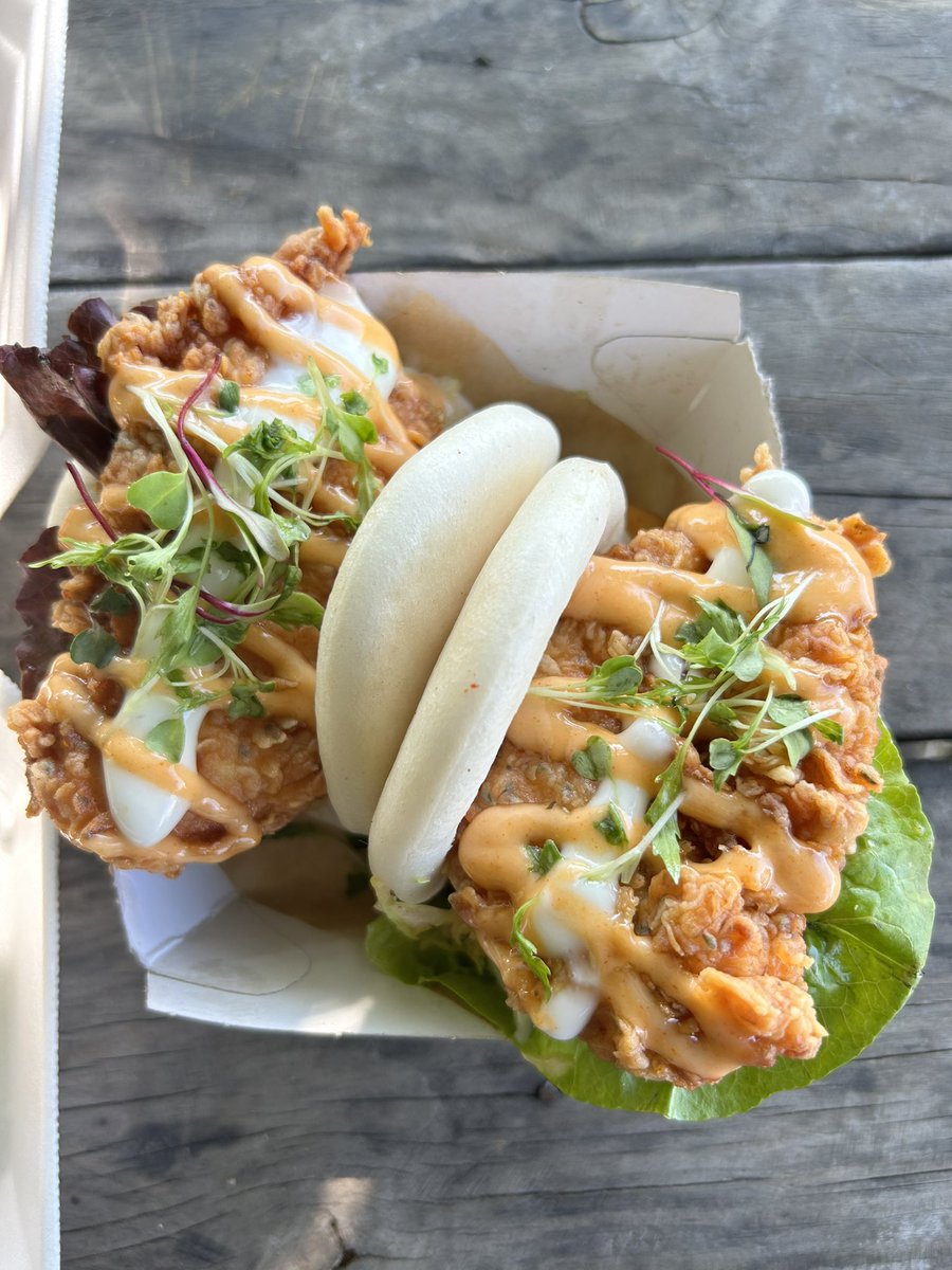 ZileDelights's tweet photo. #SumtingFresh always has the best market food, wherever you go. Loved this from the Fourways Farmers Market.
#food #bao #bonelesswings #justeat #fourwaysfarmersmarket #taroko #love #foodblogger #jhbeats https://t.co/yHejJgF5sb