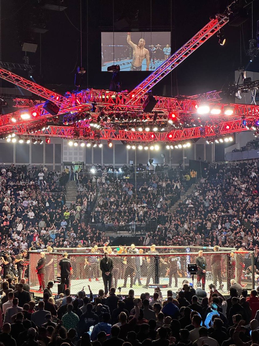 MetaFight (@metafightoff) on Twitter photo 🔥 What a fantastic evening at the #UFC286
😉 <a href="/JuliaMetaFight/">Julia | MetaFight 🅧</a> has been photographed with this man, can you help the communication service to identify him?
#MetaFight #MMA #UFC 🔥 What a fantastic evening at the #UFC286
😉 <a href="/JuliaMetaFight/">Julia | MetaFight 🅧</a> has been photographed with this man, can you help the communication service to identify him?
#MetaFight #MMA #UFC