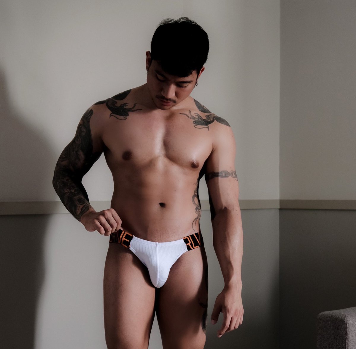 AumSeangproh's tweet image. Show me ur white 🫣 #basshot 
📸 @ksabsabb