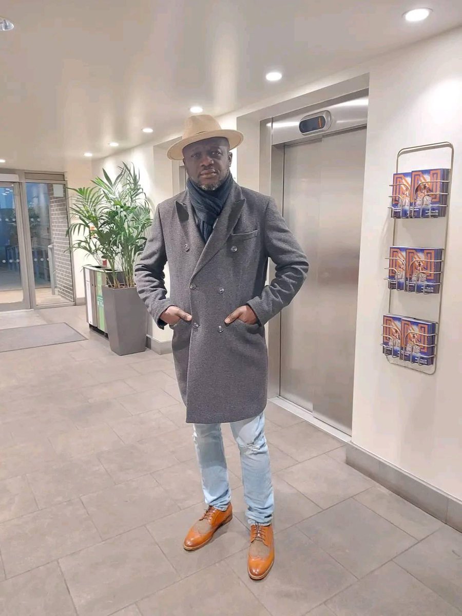 Arrazi_RMA's tweet photo. Une légende ce type
Pour moi c’est le meilleur comédien camer🇨🇲❤️
#BigMop https://t.co/O1n50jnTLS