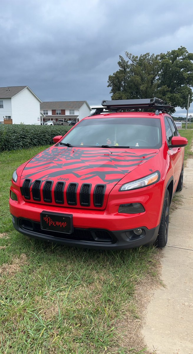 Happy Birthday hugz to my Roxanne today ❤️ She turns 5 today 🎈🎂🎉
She has 86,000 miles and we have so many more miles and smiles to go! #ShesMine #JeepMafia #Jeep #CherokeeKL @jeep @THEJeepMafia