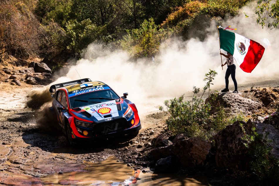 Doidos por Rally,
Eis o ultimo dia no WRC Guanajuato Rally México, promete... com uma especial de mais de 35 klms.

PEC20 - Las Dunas Superspecial 4 - 3.53 km - 14:05 
PEC21 - Otates - 35.63 km - 15:16 
PEC22 - San Diego - 12.61 km - 16:24 
PEC23 - El Brinco[Power Stage] - 18:18