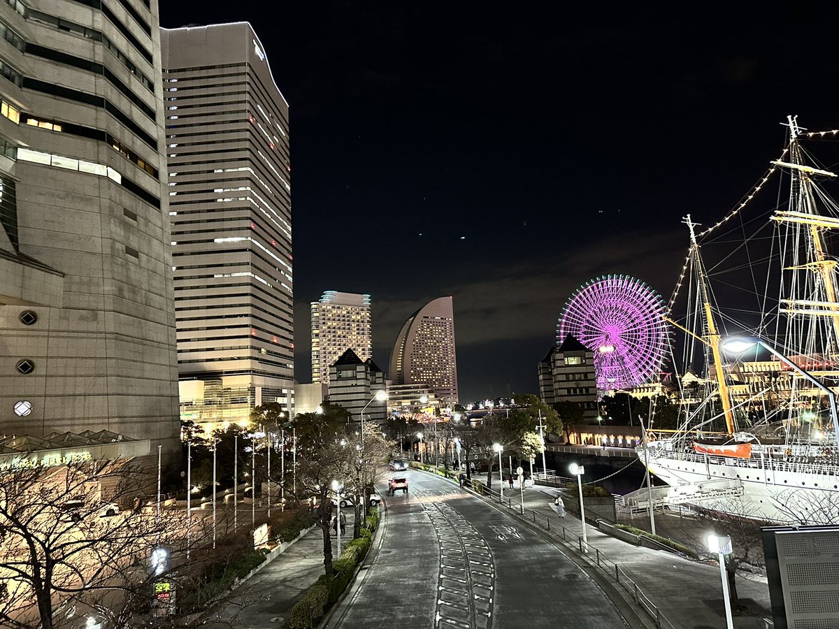 reuisa__358's tweet photo. ミノが入隊前
「僕に会いたくなったら夜空を見上げてください。空は繋がってます。僕も恋しい時は見上げます。」
と言って入隊した

ミノが『夜空ノムコウ』
歌った後
『軍隊に入って皆さんと会いたくなった時に夜空を見上げてました』
と言ってくれた

ほんとに見てくれてたん https://t.co/Ez4DBWntnv