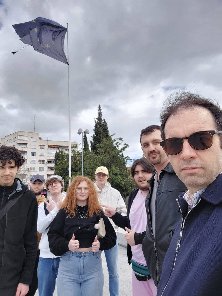 pvauchez's tweet photo. Après une 1ère semaine de travaux et mise mis mise en pratique,  les élèves du Lp Le Corbusier en mobilités erasmus à Madrid, à Porto, et à Sheffield profitent d'un we détente, avant une 2ème semaine riche en pratiques professionnelles @acbesancon @drareicbfc #erasmusbfc https://t.co/5DxLK3LAHW