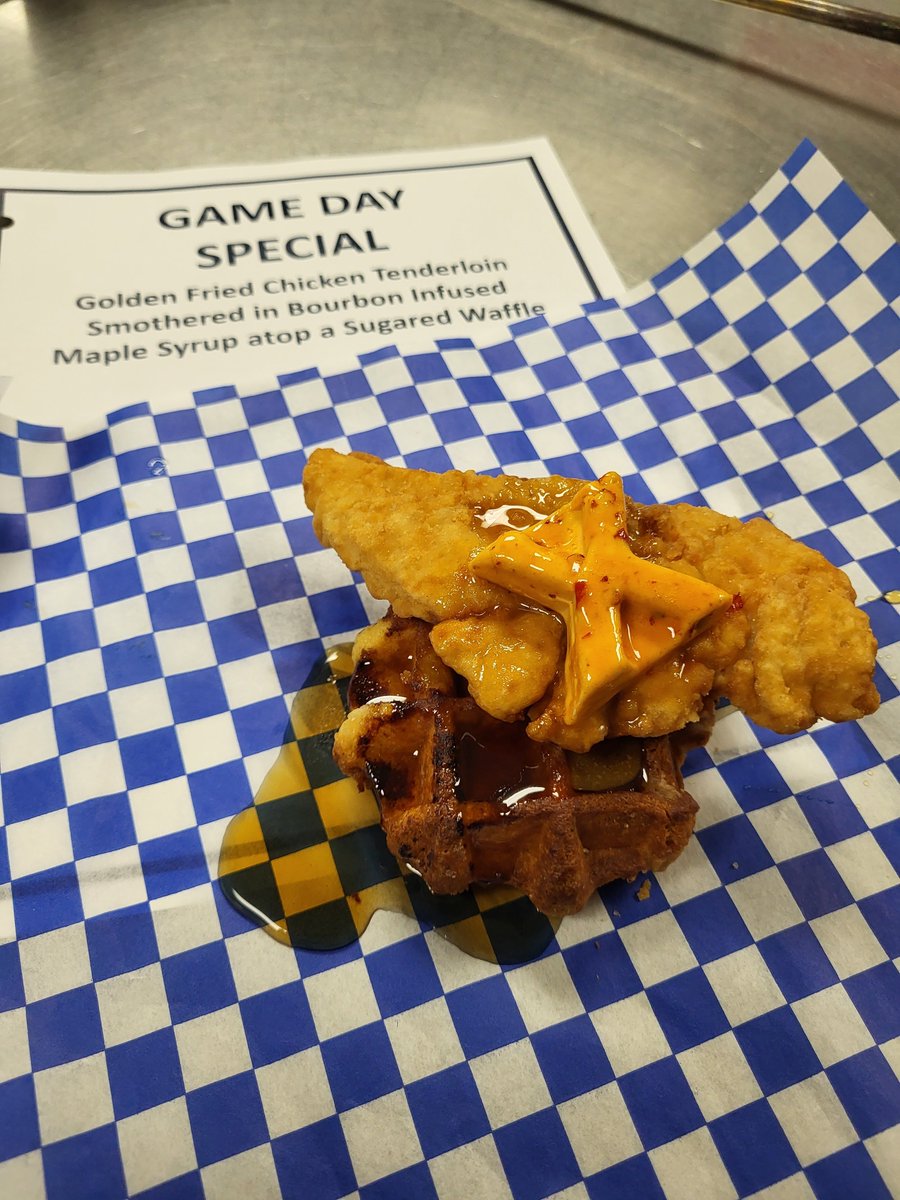 xavierdining's tweet photo. Xavier Dining is always cooking something fun for Game Days! #LetsGoX #XavierMBB #Xavier #MarchMadness #ChartwellsHigherEd #musketeers https://t.co/3zchueaGFs