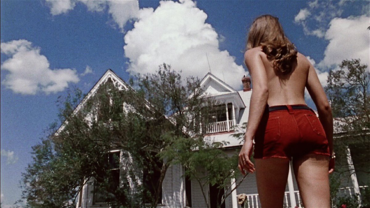 BriAnimator_'s tweet photo. We took a little drive to visit the Texas Chainsaw Massacre house 🌾 https://t.co/xGtvq8yXb0