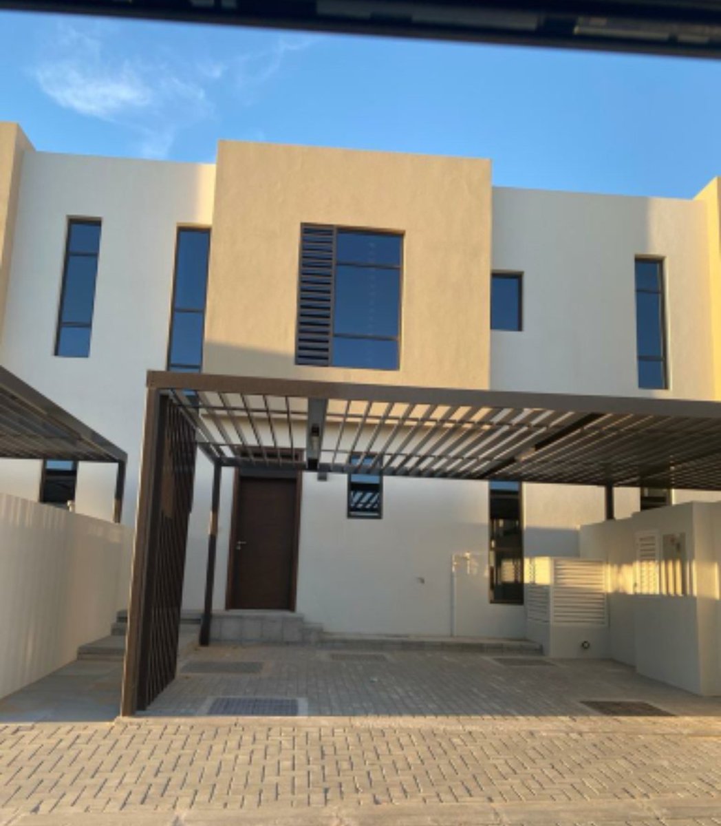 #للبيع #فيلا في مشروع #نسمه #الشارقة
تتكون من 3 غرف نوم 
3 حمام
صالة
غرفة خدم + حمام تكييف مركزي خزائن ثابتة حديقة خاصة ٢ موقف سيارات  مغطى مع تجهيزات المطبخ فلل نسمه
للتواصل 0555670011