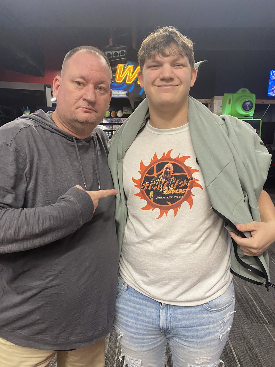 StayHotPodcast's tweet image. The @StayHotPodcast has fans everywhere! Ran into this fan in 9th Region territory! #StayHot