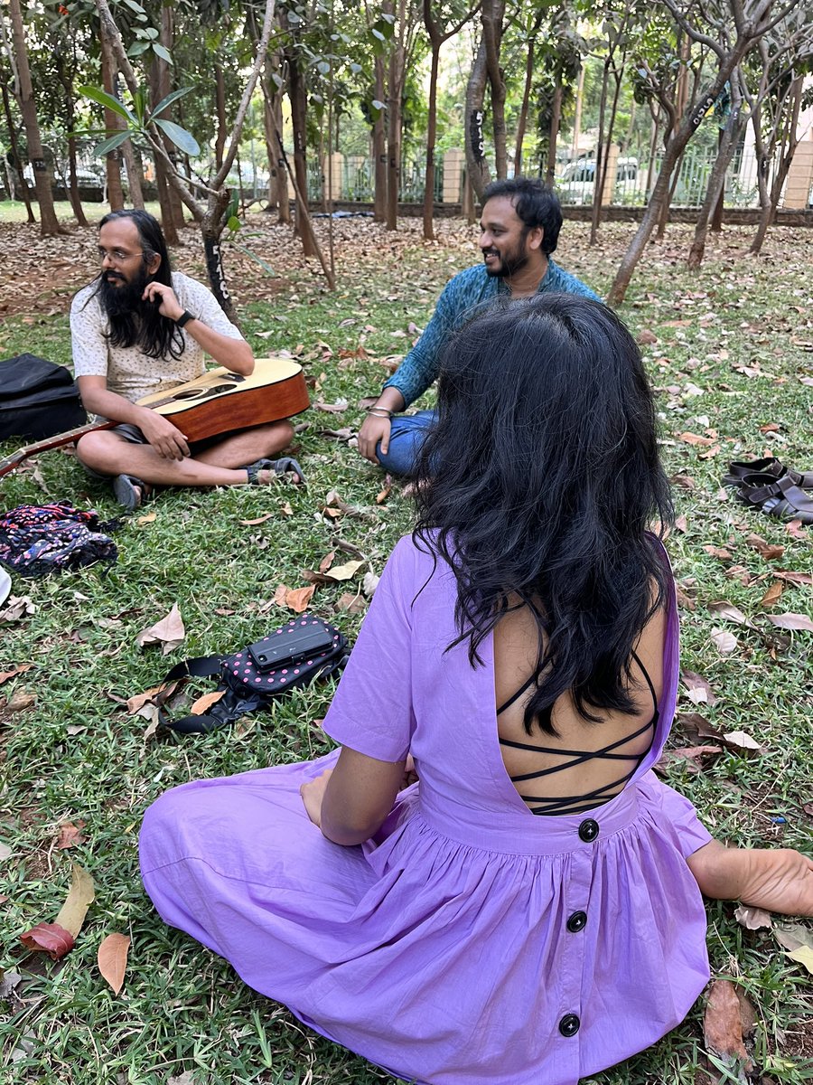 Sritika ♌ tweet media