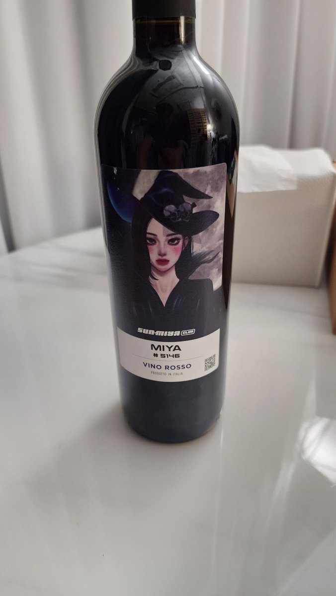 tsuperbitch's tweet photo. @SunmiyaClub 미각을 사로잡는 미야와인
이마트24에서 손쉽게 만날 수 있네
와인을 따르며 즐기는 밤
인생에 한 잔, 더할 나위 없이 좋아

@Sunmiyaclub #미야NFT콜라보와인 #미야NFT콜라보와인4행시 #선미야클럽 #이마트24 https://t.co/6pxmVs1RIu