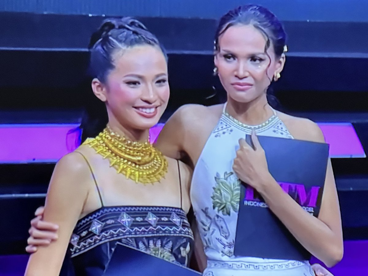 Ahyaroe's tweet photo. Indonesia’s Next Top Model 19/03/2023. #INTMC3

FCO: Paula
Bottom Two: Iko
Eliminated: Marella

Kompetisi semakin memanas menuju Grand Final antara Paula VS Iko.💥🔥

Bye-bye Babang Marella. Semoga sukses di luar sana. ❤️🥹🫶🏼 https://t.co/8QTHwOUCVa
