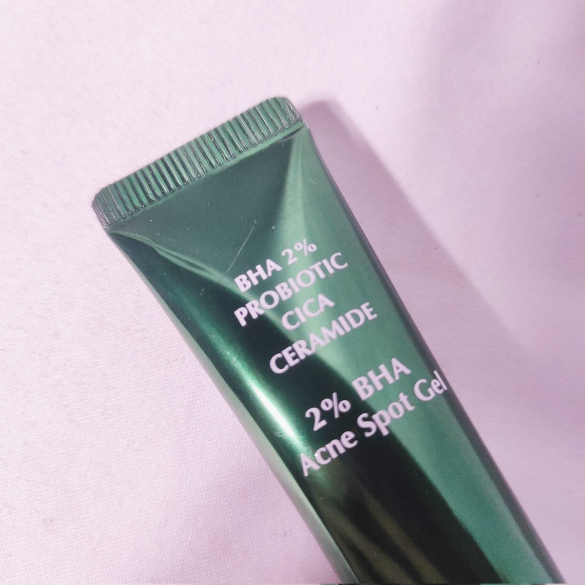 nadiloss's tweet photo. Pertolongan Pertama pd Jerawat ❗ 

Produk ini menurutku ajaib sih, krn bikin jerawat langsung kempes, kering, abistu ilang. 

💚TRUEVE 2% BHA ACNE SPOT GEL 💚

#AcnemergencyRelief #reviewlala #racuninskincare  #TRUEVE https://t.co/mUkveTDSxM