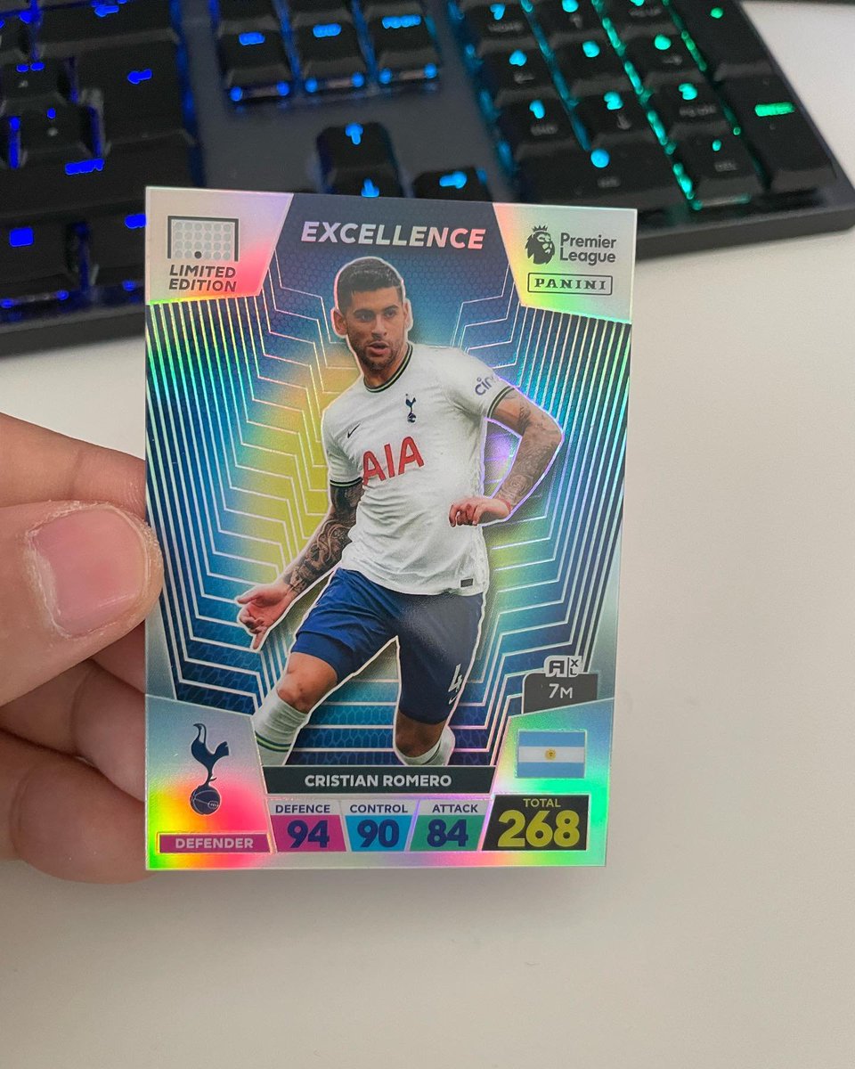 samlekortet's tweet photo. Når du åbner almindelig Premier League Adrenalyn XL, er der ikke meget eksklusivt man kan pull, men de her Exellence kort er altså noget særligt alligevel 💎🔥 https://t.co/MqC6f4sPyY