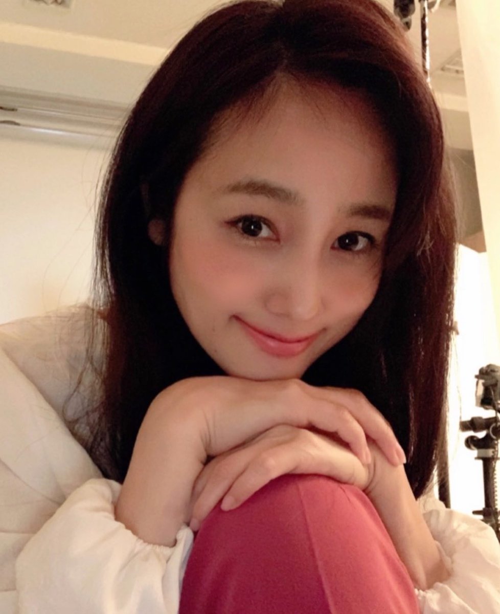 #モデルのお仕事 #撮影 
メイクさんがぷっくり唇にしてくれた日☺️💋
唇薄いので嬉しいです＾＾
ありがとうございました✨

・コンシーラーで唇のラインをぼかす
・リップライナーで輪郭を縁取る
・オーバー気味に仕上げる… instagram.com/p/Cp7jb2MpRHP/