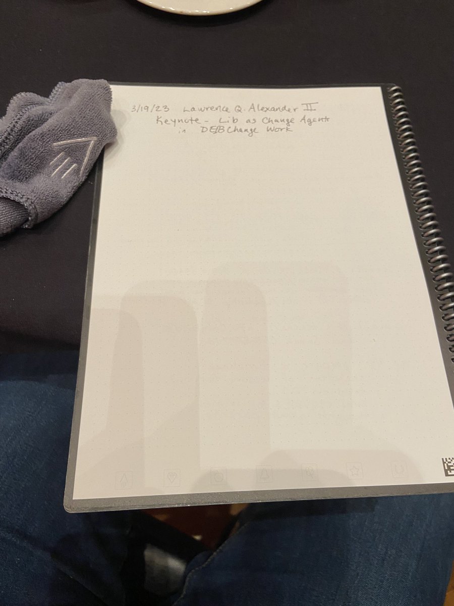 APSMidLibraries's tweet image. If you know you know… @skitsis @msreaderbee 

Not 15 min into the conference and I’ve made another @GetRocketbook convert 🤣