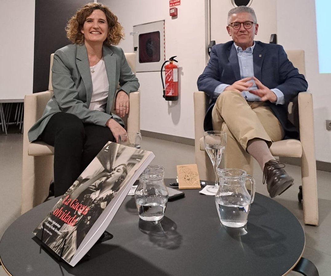 josecorriente's tweet photo. Ayer tuve el honor de ayudarles a @arrizabalaga11 y @Federico_Ayala a presentar su Gaceta Olvidada con la gran aportación de @ARubioCampana , quien se lo encargó para https://t.co/A8hvdepSp4. Vaya trío de ases!  Gracias a los tres por hacerme partícipe en vuestra aventura https://t.co/xomssXrLLz