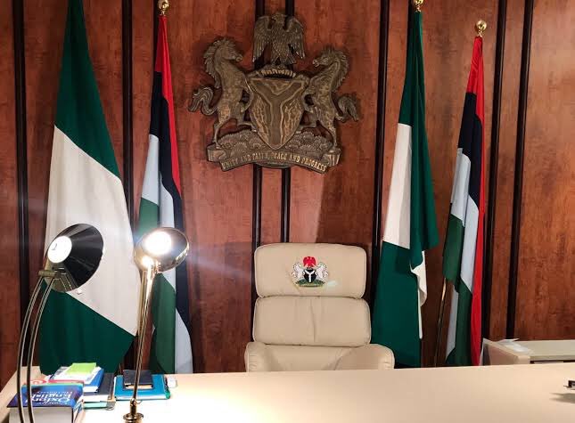novakrypt's tweet photo. If you’re to become the Nigerian president just for a day, what will you do to make Nigerians smile ??? https://t.co/xUQPnKu8pf