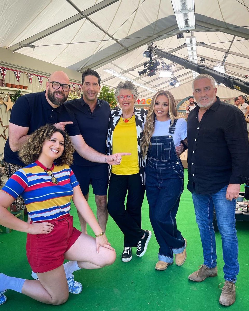 Jesy Nelson with @DavidSchwimmer, @BigTomD, @Rose_Matafeo, @PrueLeith and @PaulHollywood for The British Bake Off. be sure to tune in tonight, on Channel 4 at 7:45pm ( uk time ) to see how Jesy gets on in the @BritishBakeOff.