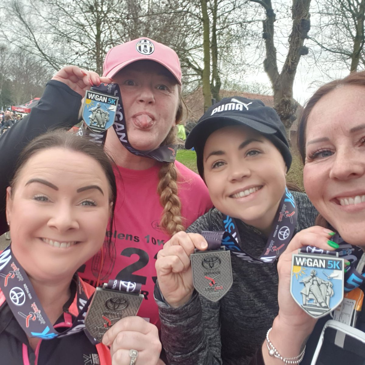 rachelandrews86's tweet photo. Mega chuffed with myself. Considering I only started running mid January.

All I wanted was to finish under 30 min and I bloody did it 🥳

Only 2 weeks off turning 37 ! It's never too late ❤️🏃‍♀️

#fromfattofit #wigan5k #runningmotivation #running #runwiganfestival https://t.co/ZMUTuPXAeh