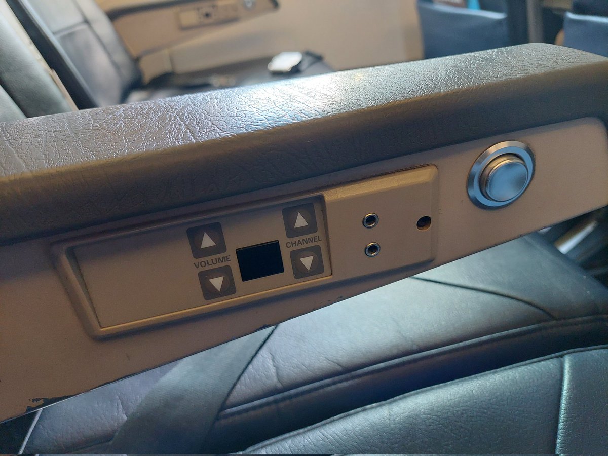 roscma22's tweet photo. Hey @AmericanAir how old is this plane?? PHL to BAN https://t.co/k85APyqdAn