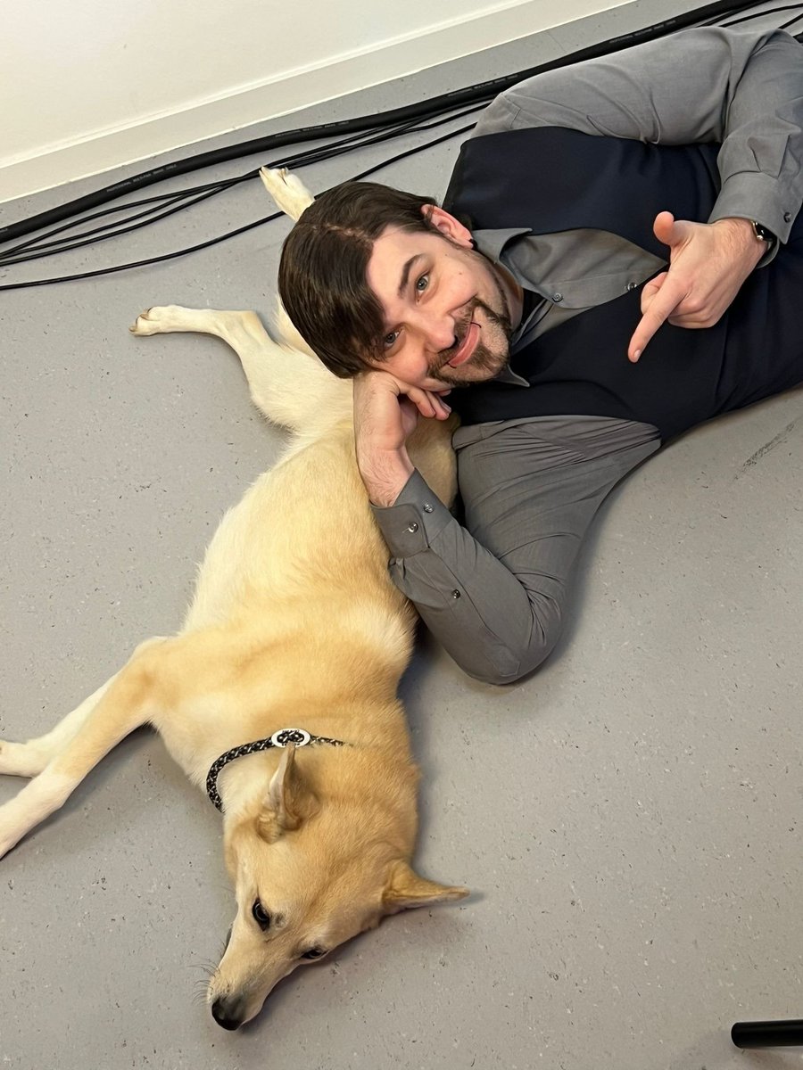 ebattleGG's tweet photo. Erinnert ihr euch noch an den Hund vom #ebattleCircus?
Er ist wieder da!!!
Links davon erholt sich Belka auf dem kühlen Küchenboden.
Einschalten zum zweiten Tag der
#ebattleMasters Playoffs ab 15:00 Uhr!!
📺 https://t.co/m5XGMlU6MG https://t.co/0G0cJvXzOf