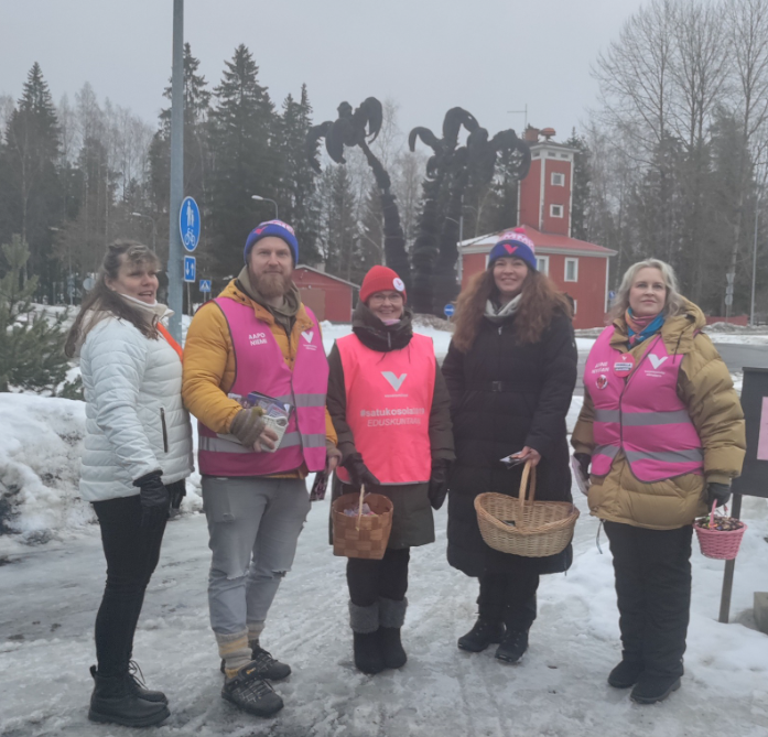 LempaalanV's tweet photo. Satu Kosola, Esko Turunen, @MariLind21 @theaaponiemi @VirvaMariRask @AnneNyman2019 #Vasemmisto #Pirkanmaa #eduskuntavaalit https://t.co/ognIlM4nRO