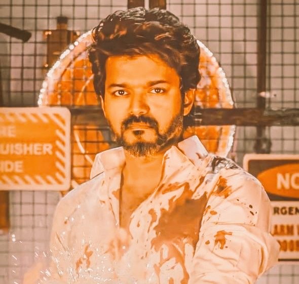 IndianBoxfice's tweet photo. Who's King Of Screen Presence ?

             #Vijay 🔄                 #AjithKumar ❤ https://t.co/Gtq9U9tsCa