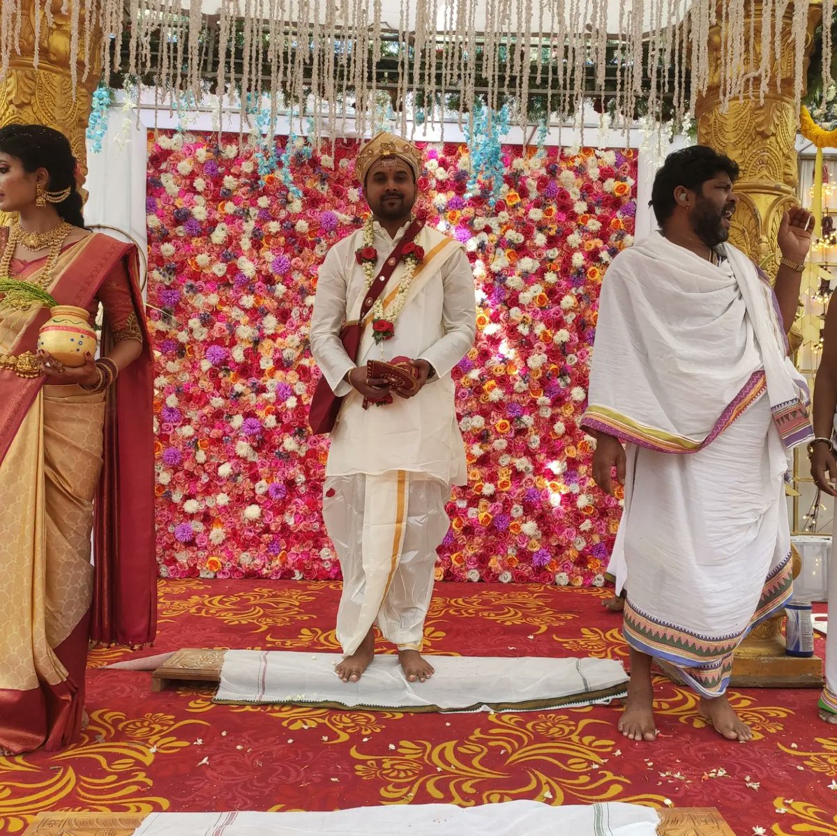 DrLekhak's tweet photo. Finally Dr Dhanush #tiedknot to Dr Deepthi and let's all wish them #happymarriedlife #happymarriage and let's #congratulate them for the next phase of #life to my #bestfriends 
.
.
.
.
.
#lekhaklyricist #lekhakm #drlekhak #nimmalekhak #lekhakmsiddhartha #lekhak https://t.co/HHDnS2jm5c