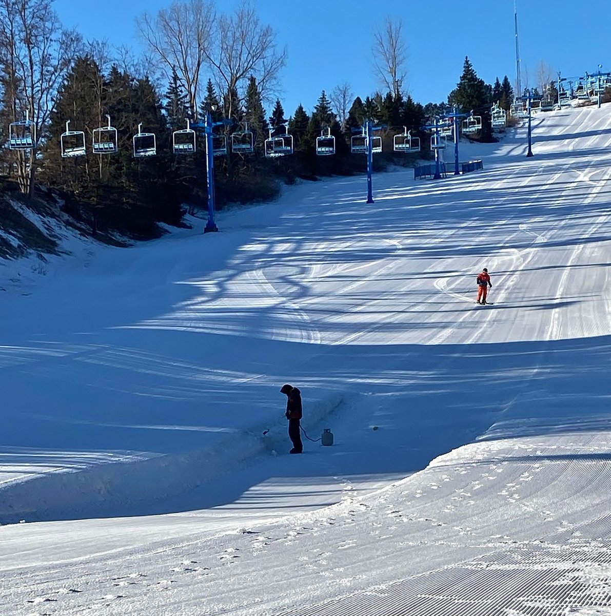 MtHollySki's tweet photo. BEACH DAY AT MT HOLLY
The sun is shining, the slush pond is almost ready, the slopes are open, and we're ready for the 2023 Beach Day Party at Mt Holly. We're open 9AM-5:30PM today. Most of the activities will be in full swing this afternoon. Hope you will join us. #SkiMtHolly https://t.co/a40gL1kHhj