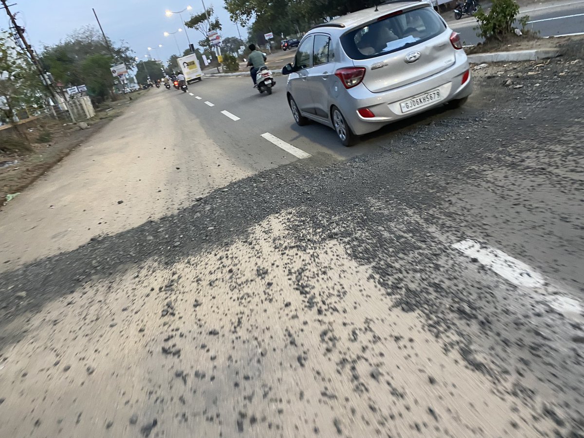 @CommissionerVmc @VMCVadodara @gujratsamachar @mayorvadodara  worst condition of newly carpeted road in one rain. Who is responsible ? Will  VMC take action against contractor ?  Gotri Laxmipura Road