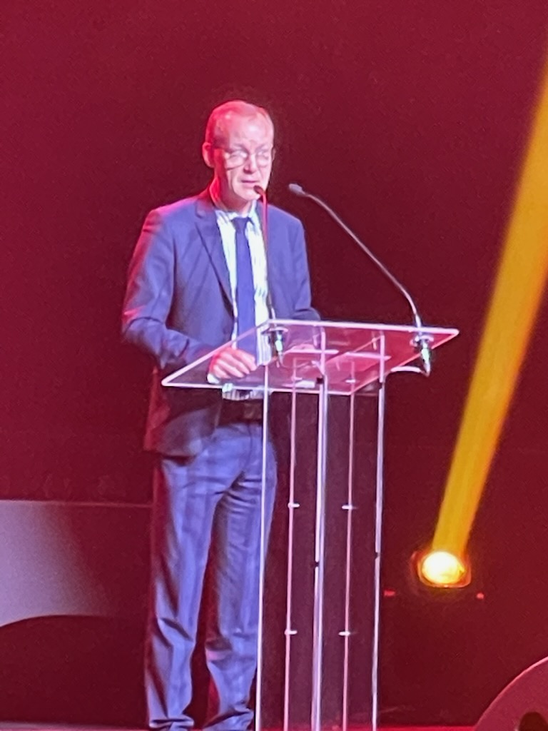 Stéphane Piednoir (@stephpiednoir) on Twitter photo 🗣 Ce samedi, j'ai eu l'honneur d'intervenir à la remise de diplômes de <a href="/ESSCA_Ecole/">ESSCA</a> 
🎓Avec ces 1279 nouveaux diplômés en 2022, implantée sur 8 campus, cette école confirme sa place dans l'enseignement supérieur français. 🗣 Ce samedi, j'ai eu l'honneur d'intervenir à la remise de diplômes de <a href="/ESSCA_Ecole/">ESSCA</a> 
🎓Avec ces 1279 nouveaux diplômés en 2022, implantée sur 8 campus, cette école confirme sa place dans l'enseignement supérieur français.