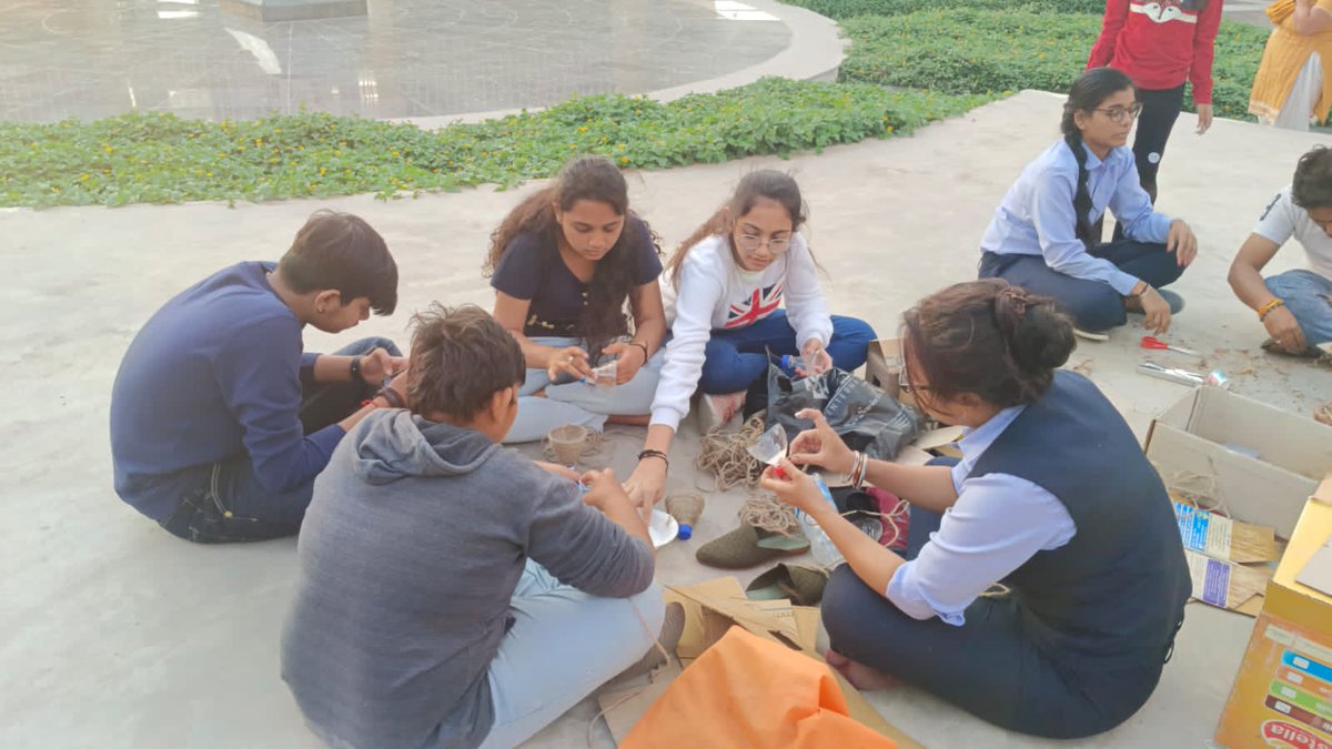 RSCRajkot's tweet photo. @RSCRajkot celebrated #WorldSparrowDay with the kids and visitors of @RSCRajkot with the activity Nest out of waste and feeder making by kids. @IndiaDST @dstGujarat @InfoGujcost @vnehra @narottamsahoo @Punam_Bhargava https://t.co/coWwuixSHt