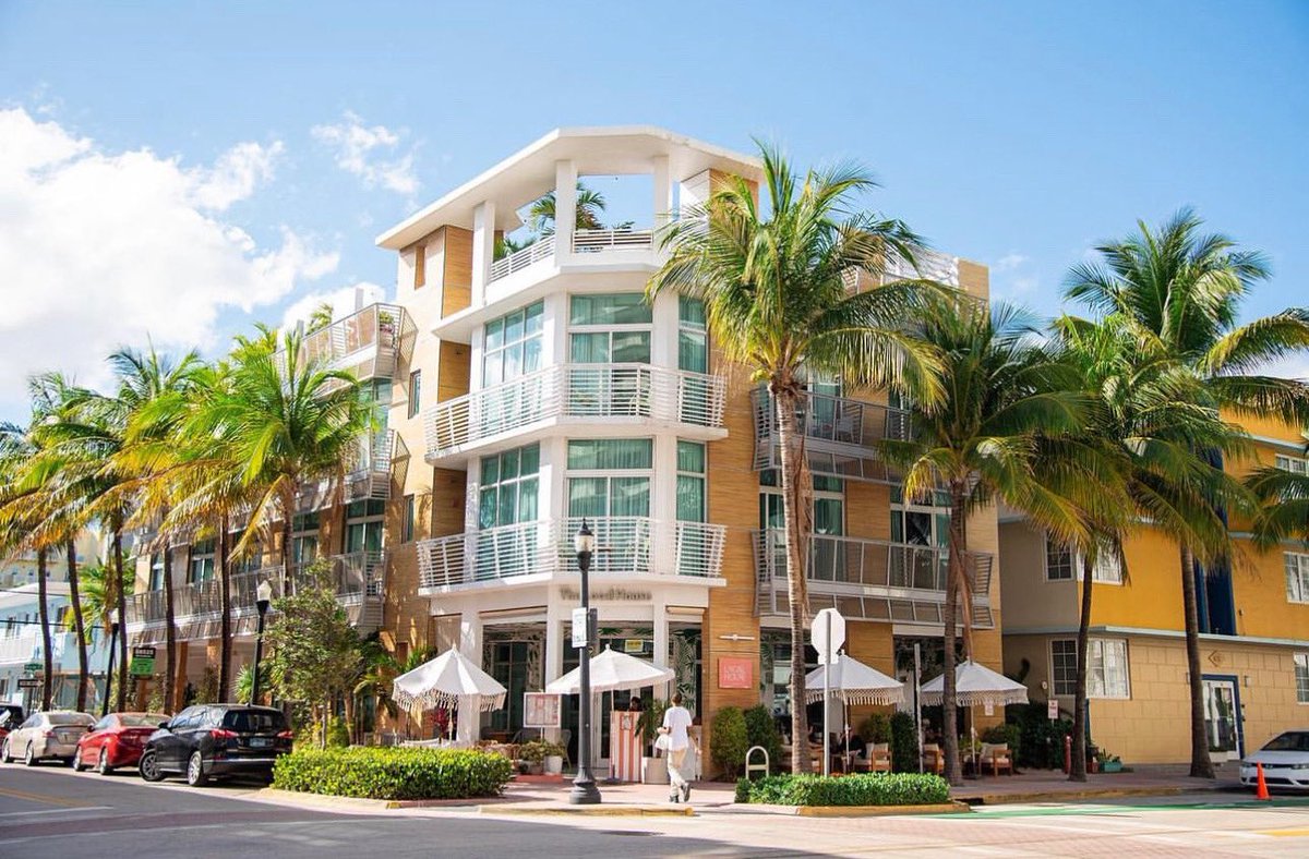 TheLocalHouse's tweet photo. Meet us on 4th and Ocean 🌴 https://t.co/FFs1gegbm1