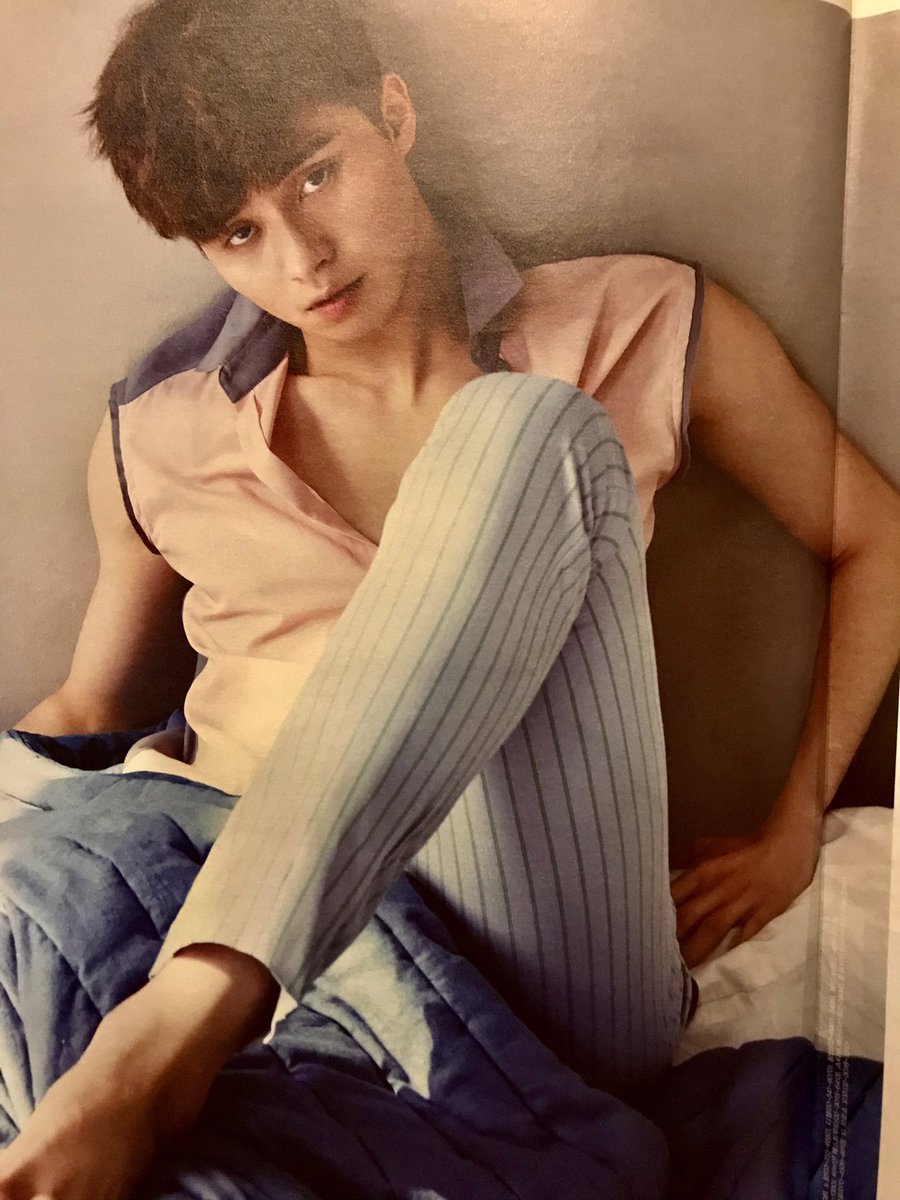 biwa71116875's tweet image. 2014年HIGH CUT❤️‍🔥①🖤🤍🤎
スマホ画面で見る100倍、本誌は素敵です…😘💟💟💟
モデルのソジュンを堪能するなら、絶対本誌🫶💞✨✨✨
大きい紙面で見るソジュンは、本当にビックリするくらいカッコイイ(;´д｀)💕

#HIGHCUT
#モデルソジュン
#紙の破壊力
#爆イケ
#パクソジュン