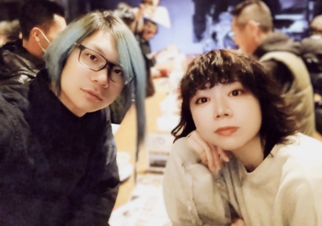 Katsuki_bass's tweet photo. 今日はのりさんと勉強がてら喜多ゆみさんのライブに応援行ってきました！
のりさん！？何故！？
そう。決まったんですよ。ライブが。
のりさんとライブなんか何年ぶり！？(笑)超豪華メンバーでライブします！😆
詳細は追って報告します！
あ。ベピンズ復活じゃないからねー！(笑) https://t.co/d8gaRicay5