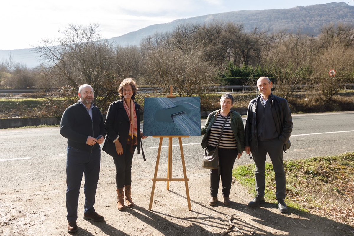 El Ecoducto en Etxarri-Aranatz, un corredor ecológico que resuelve los problemas de conectividad de especies entre 2 zonas de especial conservación (ZEC) como son la Sierra de Urbasa-Andia y la de Aralar

Las obras comenzarán en abril 👉 6,1M€ 

#biodiversidad 
#navarragreen 🌱